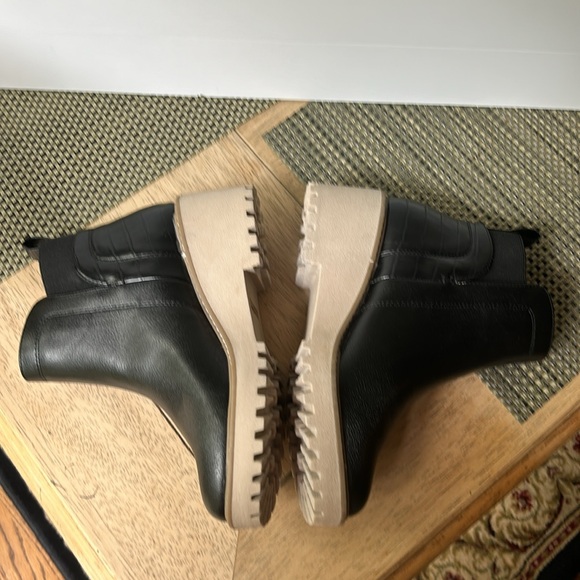 NWOT ! DOLCE VITA Black Faux Leather Pull on Boots w/ faux crock heel cap - Picture 8 of 12